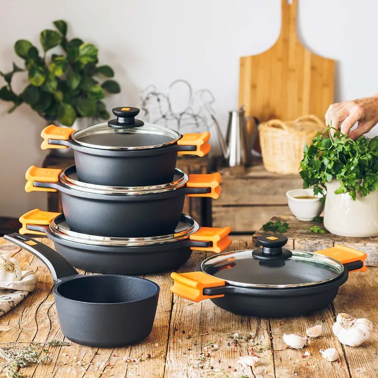 Batería de cocina 9 piezas Efficient